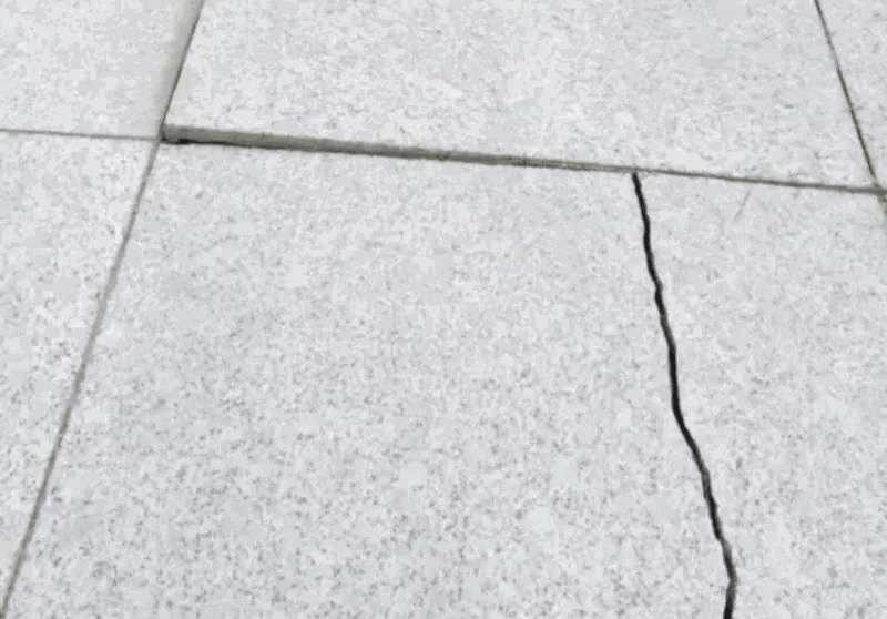 揭秘瓷砖开裂的8种原因 瓷砖胶,背胶,朗凯奇,防水涂料,防水材料