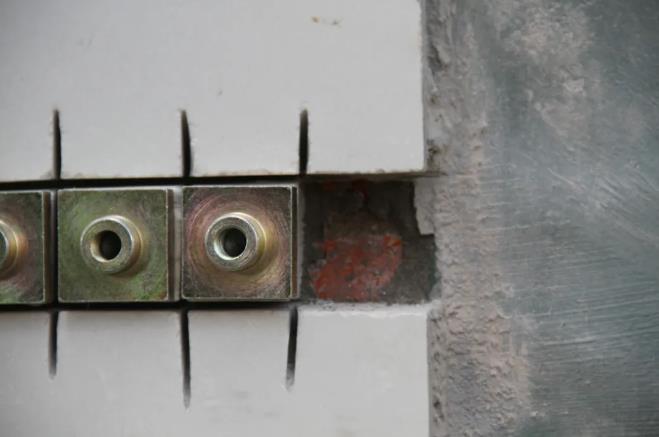 瓷砖胶,防水涂料厂家,防水材料施工,贴瓷砖,朗凯奇防水