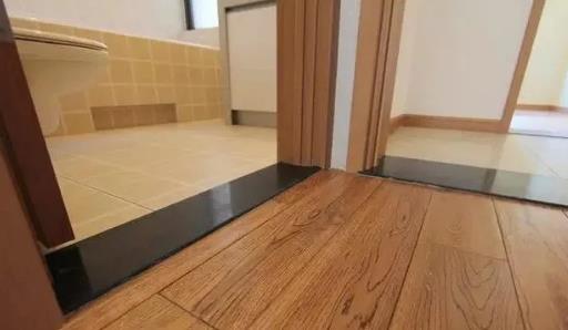 卫生间门边长蘑菇?原来是门槛石惹的祸,防水重点! 防水涂料,家装防水施工,卫生间防水,朗凯奇防水,堵漏王,朗凯奇