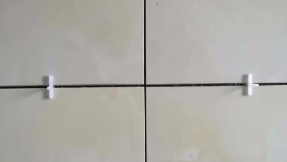 老房子想要翻新瓷砖?免砸砖防水工艺满足你 免砸砖防水,防水涂料厂家,防水材料十大品牌,防水工程施工,卫生间防水涂料,免砸砖防水材料,朗凯奇防水