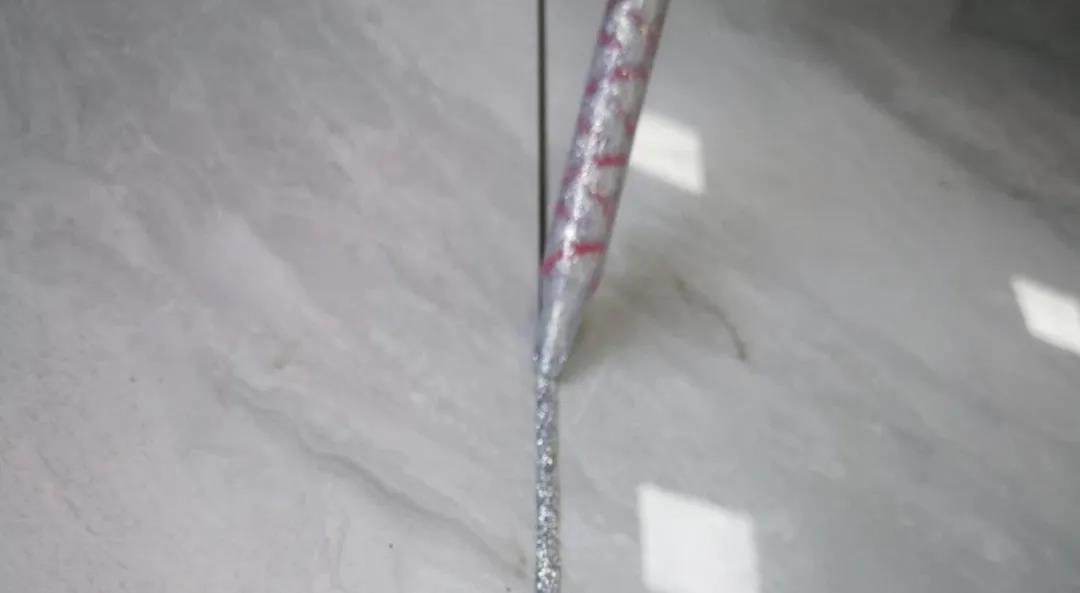 你家做的瓷砖美缝为什么会发黑呢? 瓷砖胶,美缝剂,朗凯奇,防水涂料