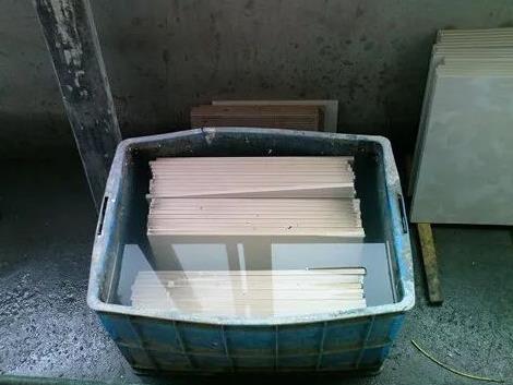 瓷砖胶,瓷砖胶施工,铺贴瓷砖,朗凯奇防水,防水施工